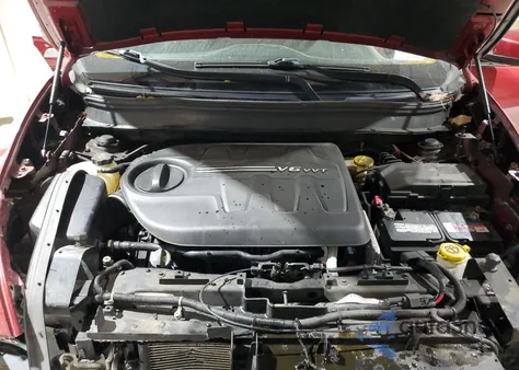 2015 Jeep Cherokee Latitude z USA, uszkodzony, nr VIN 1C4PJLCS1FW536178